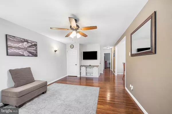 Ridley Park, PA 19078,239 HOFFMAN RD