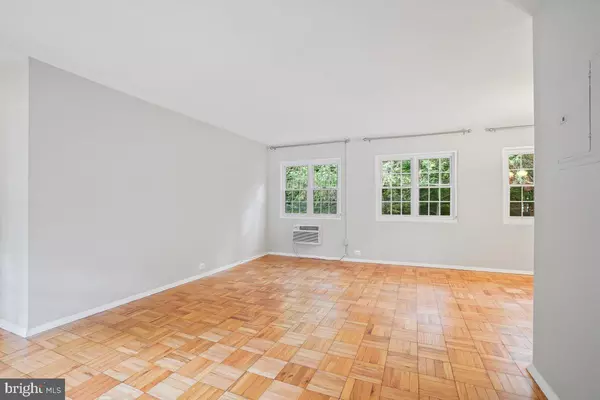 Alexandria, VA 22302,1640 FITZGERALD LN