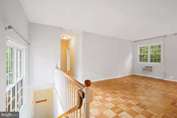 Alexandria, VA 22302,1640 FITZGERALD LN