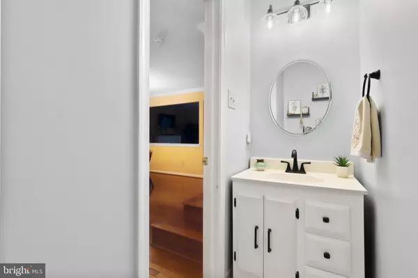 Centreville, VA 20121,6036 ROCKTON CT