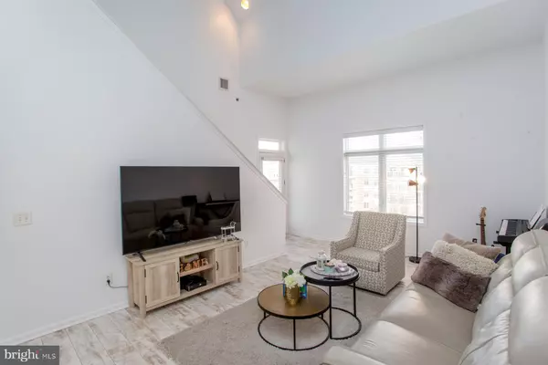 Huntingdon Valley, PA 19006,523 CARSON TER