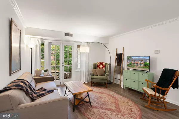 Springfield, VA 22152,5906-D BAYSHIRE RD