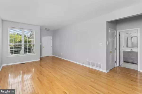 Bordentown, NJ 08505,4 BARCLAY CT