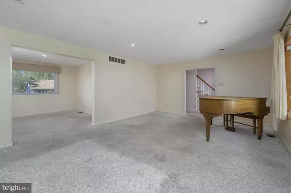 Cherry Hill, NJ 08003,503 BALSAM RD