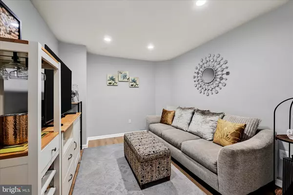 Owings Mills, MD 21117,4500 CHAUCER WAY #403