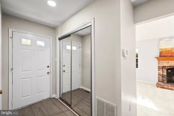 Herndon, VA 20170,312 HOLLY CT