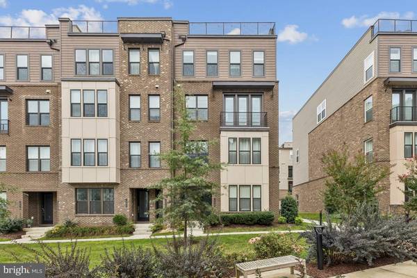 14426 BECKETT GLEN CIR #906, Chantilly, VA 20151