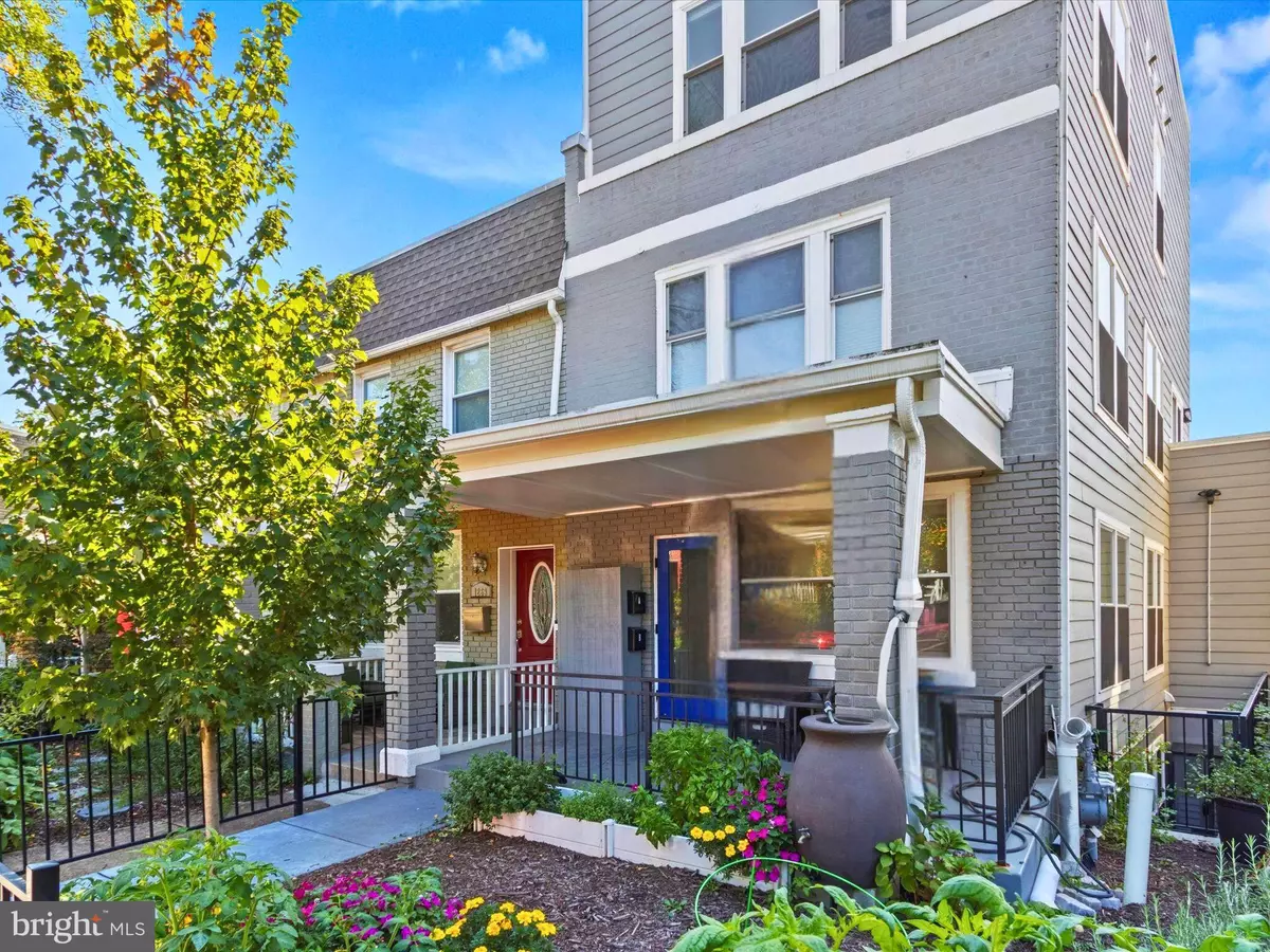 Washington, DC 20002,1267 PENN ST NE #B