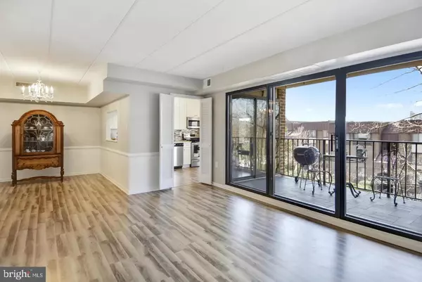 Alexandria, VA 22314,130 ROBERTS LN #200