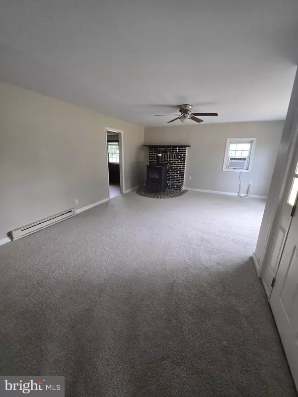 Berkeley Springs, WV 25411,589 S PINE GROVE RD