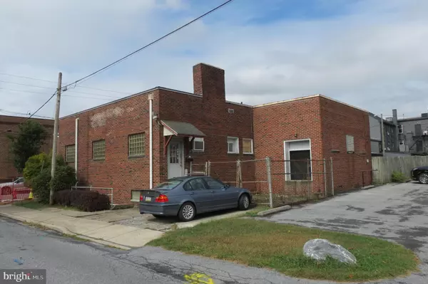 27 S CHARLOTTE ST, Manheim, PA 17545