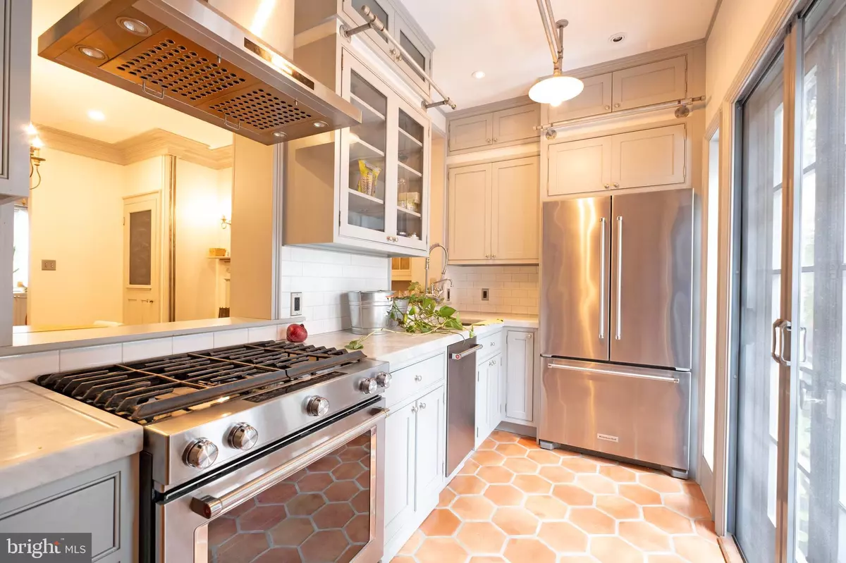 Philadelphia, PA 19107,324 S CAMAC ST