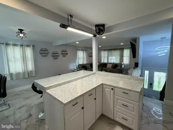 Penns Grove, NJ 08069,49 DELAWARE DRIVE