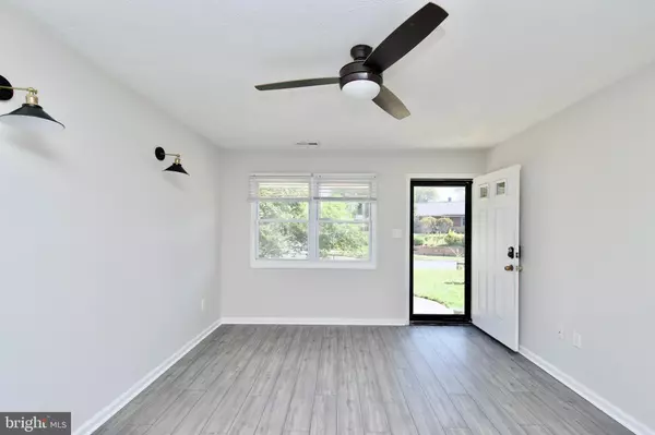 Oxon Hill, MD 20745,735 SHELBY DR