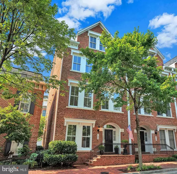 708 DAY LN, Alexandria, VA 22314