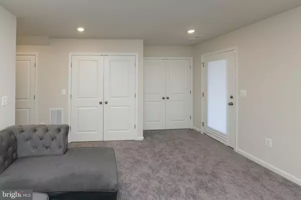 Charles Town, WV 25414,156 WINTERPLACE DR