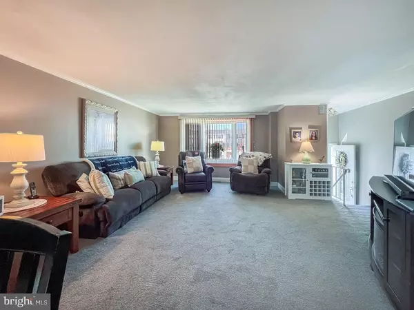 Philadelphia, PA 19154,3865 ALBERTA PL