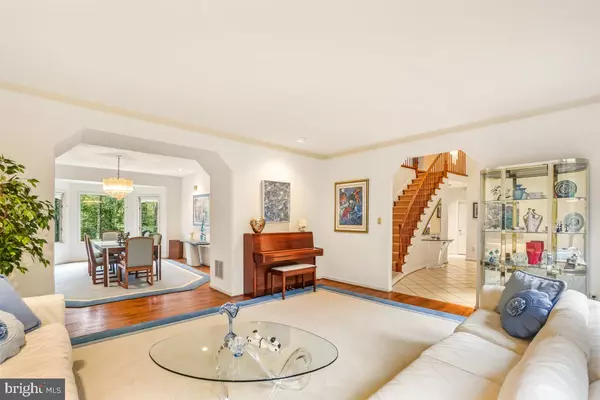 Potomac, MD 20854,11521 TWINING LN