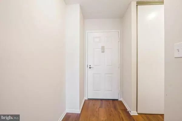 Alexandria, VA 22303,5904 MOUNT EAGLE DR #1109