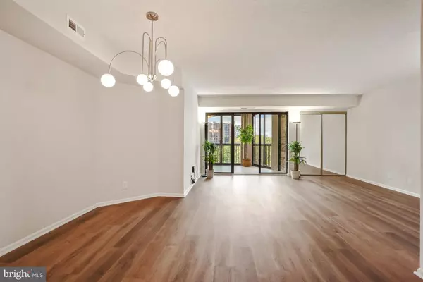 5904 MOUNT EAGLE DR #1109, Alexandria, VA 22303