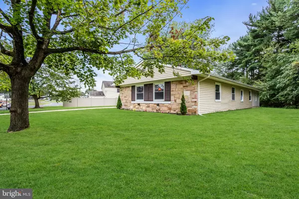 Willingboro, NJ 08046,2 HAZELWOOD CIR