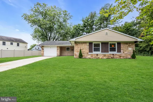 Willingboro, NJ 08046,2 HAZELWOOD CIR