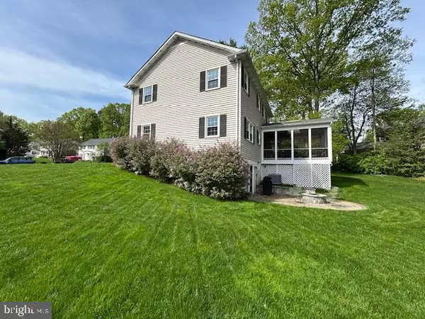 Burke, VA 22015,10114 MARSHALL POND RD