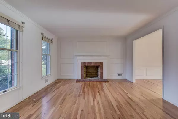 Potomac, MD 20854,9601 PERSIMMON TREE RD