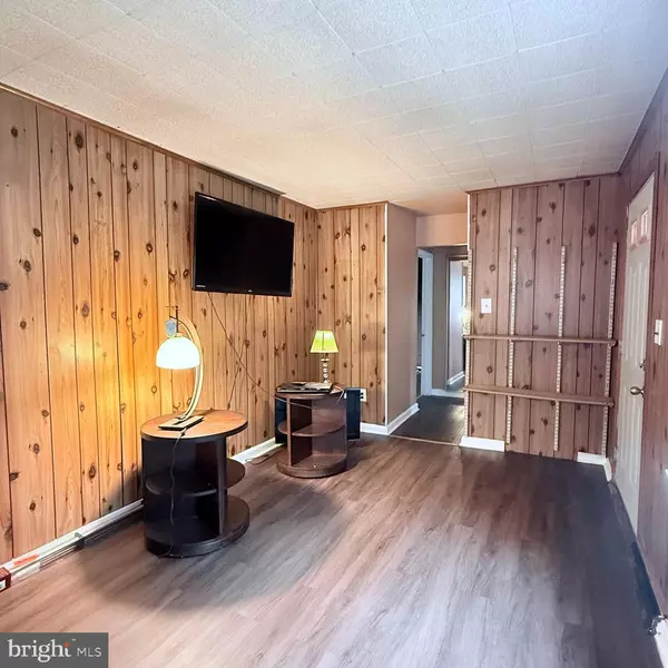 Mays Landing, NJ 08330,6917 MARKET ST