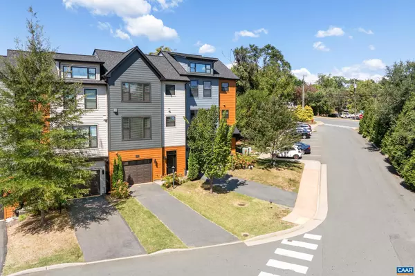 Charlottesville, VA 22902,109 JUNCTION LN