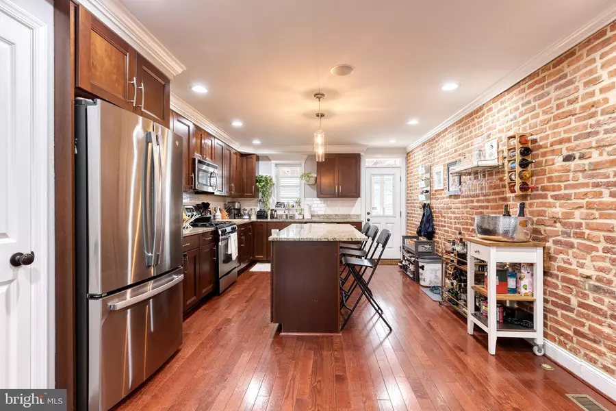 211 S CLINTON ST, Baltimore, MD 21224