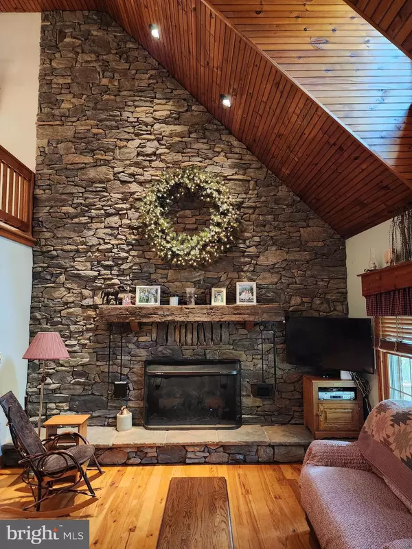 Hancock, MD 21750,14847 WHITE OAK RDG