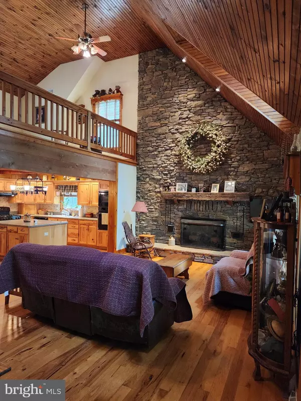 Hancock, MD 21750,14847 WHITE OAK RDG