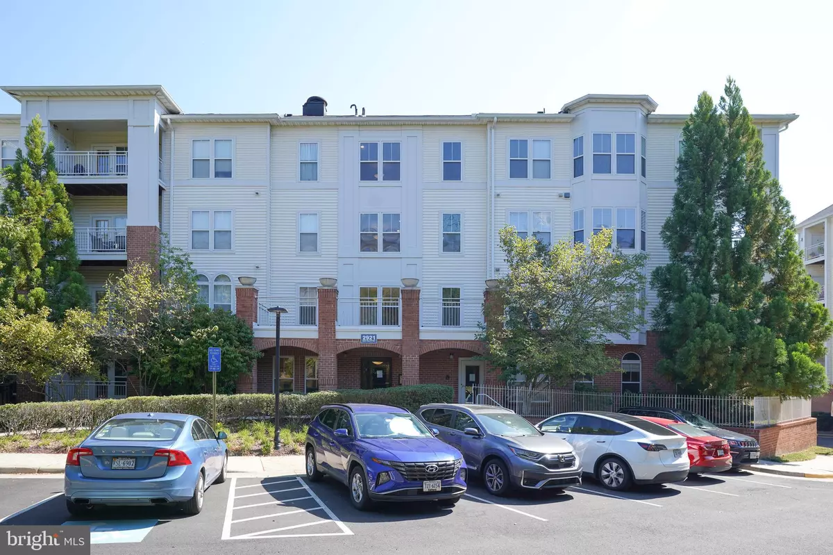 Fairfax, VA 22031,2921 DEER HOLLOW WAY #214
