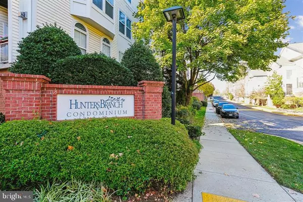 Fairfax, VA 22031,2921 DEER HOLLOW WAY #214