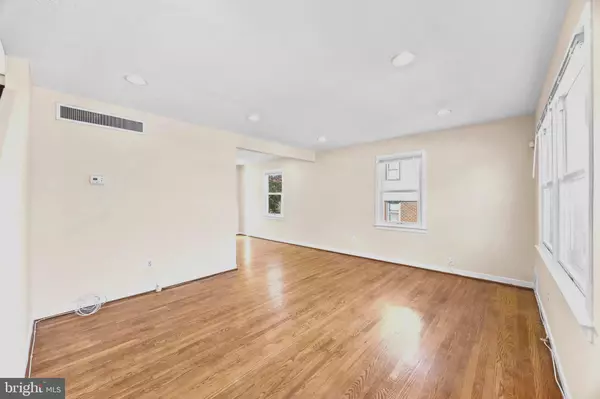 Temple Hills, MD 20748,4605 AKRON ST