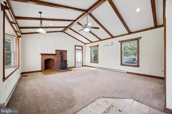 Harleysville, PA 19438,405 MAPLE AVE