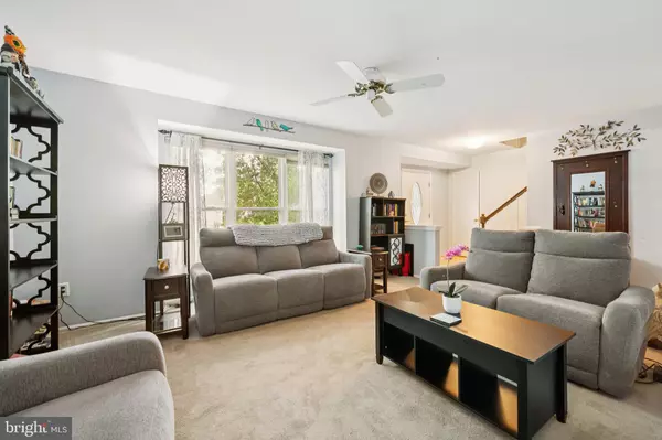 Clementon, NJ 08021,10 TROON RD