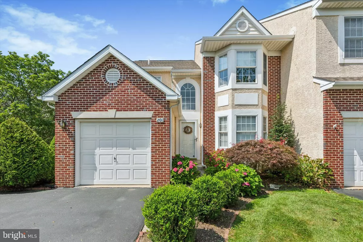 Ambler, PA 19002,201 CHATHAM CT