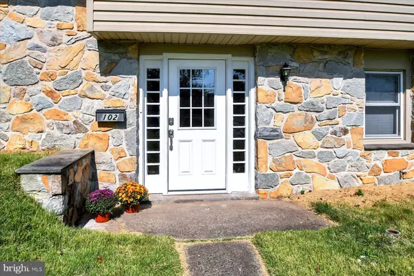 Broomall, PA 19008,102 JAMES RD