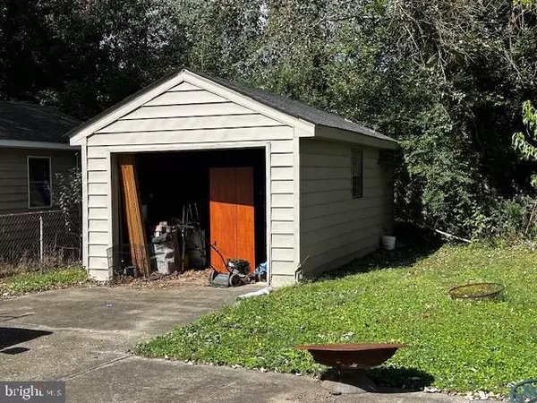 Tappahannock, VA 22560,801 CRALLE AVE