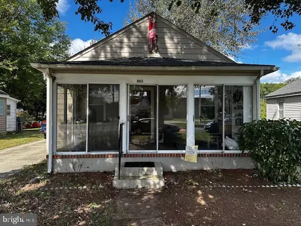 801 CRALLE AVE, Tappahannock, VA 22560