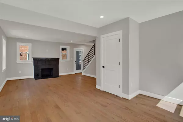 Washington, DC 20020,2054 34TH ST SE