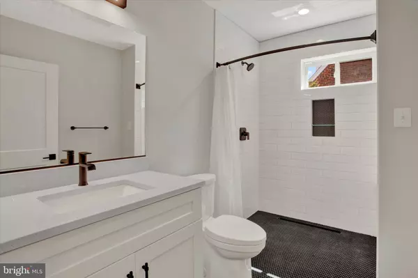 Washington, DC 20020,2054 34TH ST SE