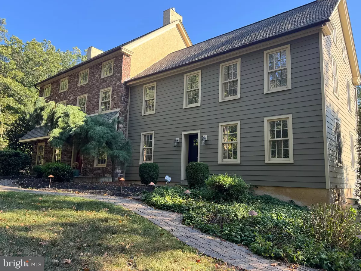 Schwenksville, PA 19473,673 SPRING MOUNT RD