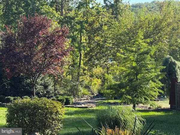 Schwenksville, PA 19473,673 SPRING MOUNT RD
