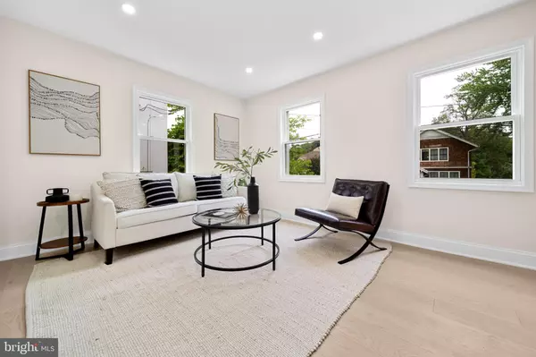 Arlington, VA 22205,1404 N POWHATAN ST