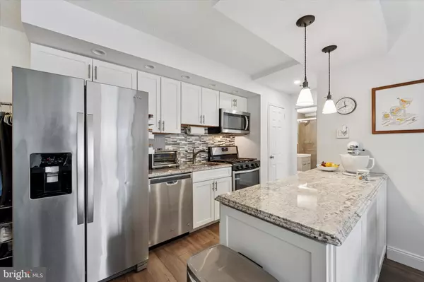 Philadelphia, PA 19103,2101-17 CHESTNUT ST #819