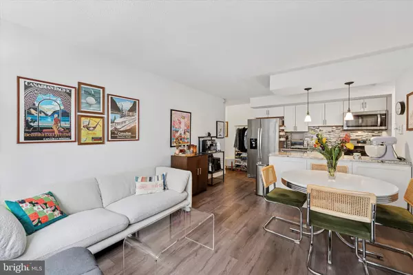 Philadelphia, PA 19103,2101-17 CHESTNUT ST #819