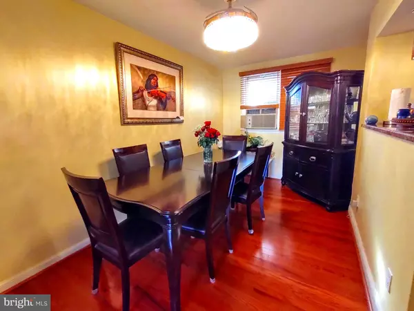 Philadelphia, PA 19135,6151 TACKAWANNA ST